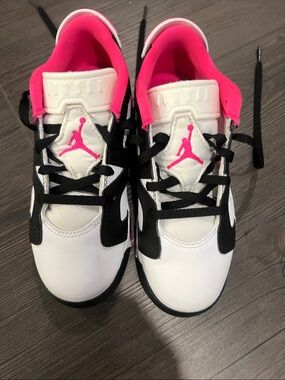 Jordan Kids White, Black & Hot Pink Low-Top Sneakers - Size: 13.5c